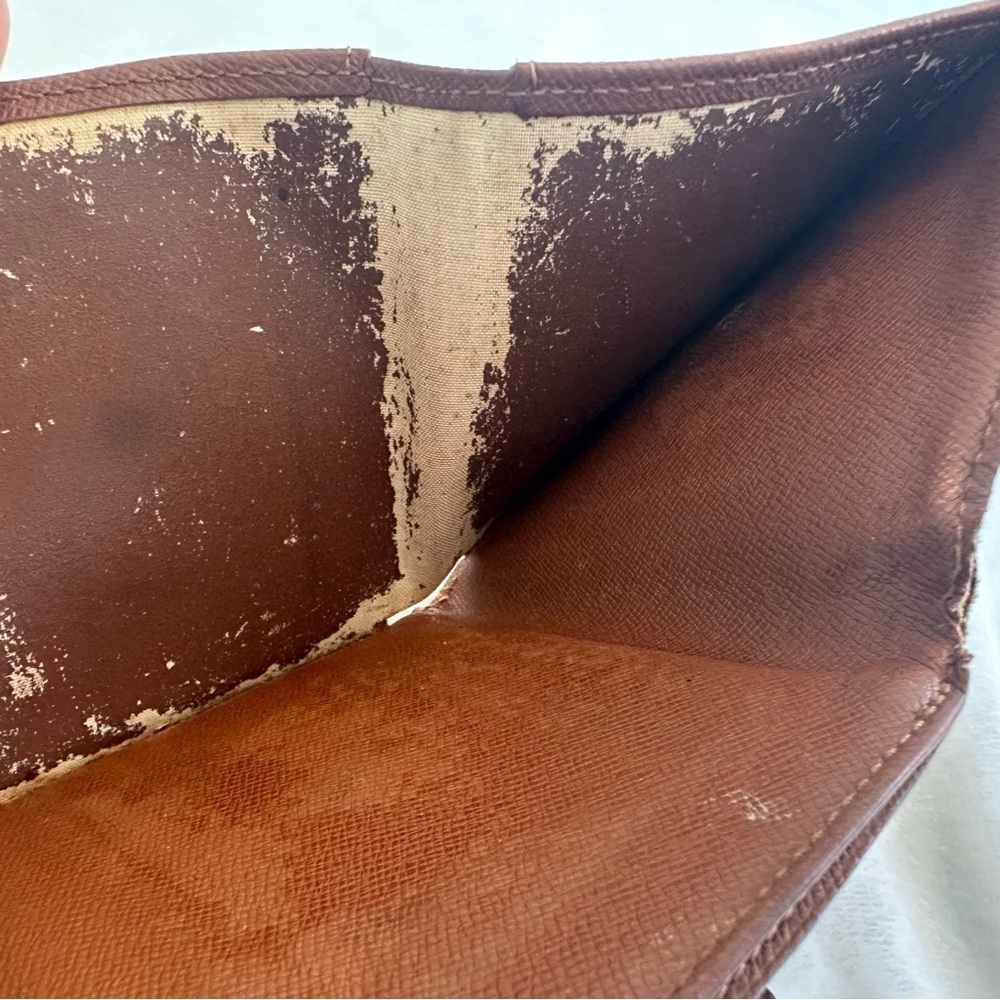 Louis Vuitton Monogram Wallet - Picture 10 of 11